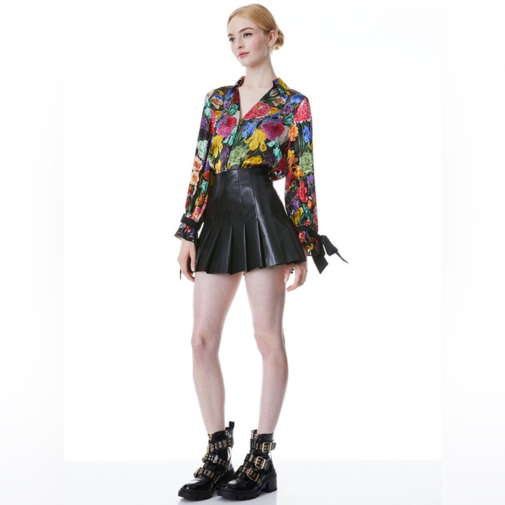 NWT Alice + Olivia Randa Silk Tied Blouson-Sleeve Button-Front Blouse - Picture 3 of 6